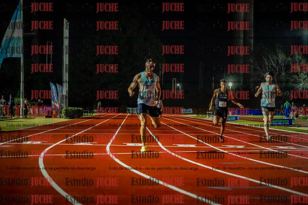 Fotos de los 400 m llanos de varones - deca 5 - serie 1