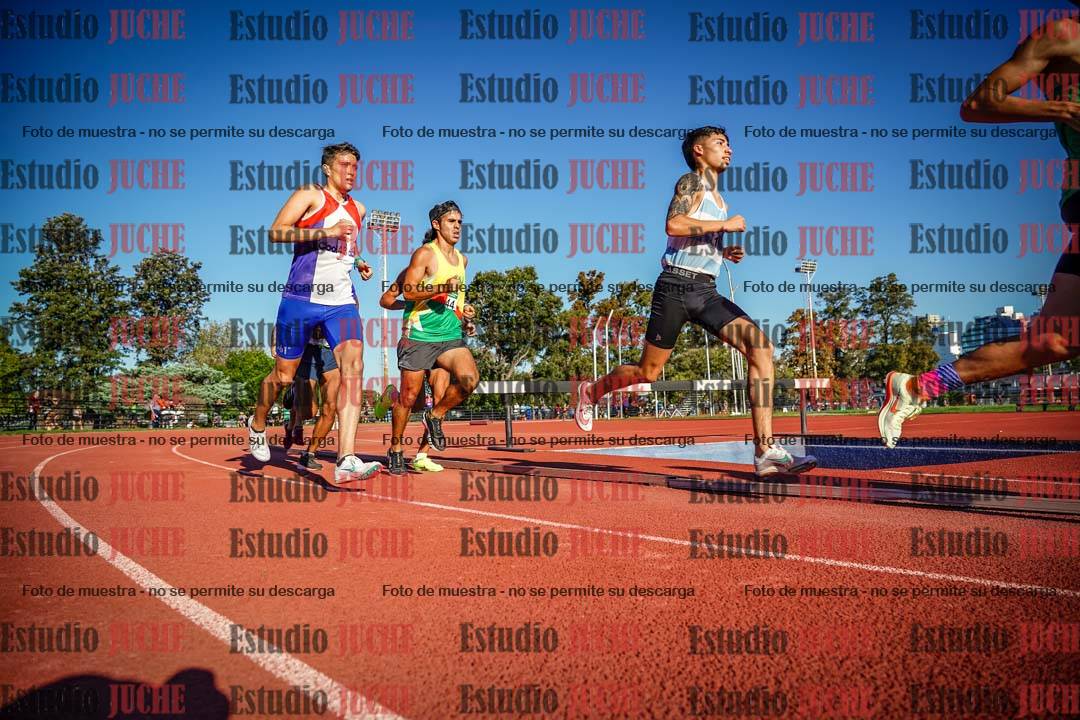 Fotos de los 3000 m llanos de varones