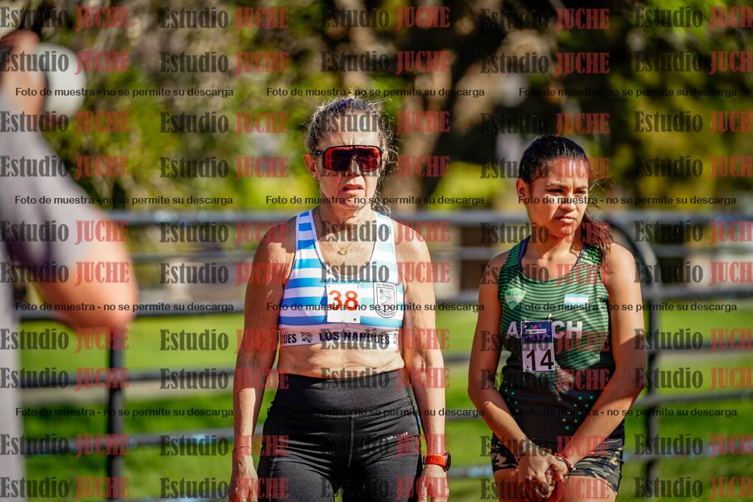 Fotos de los 5000 m llanos de mujeres y varones