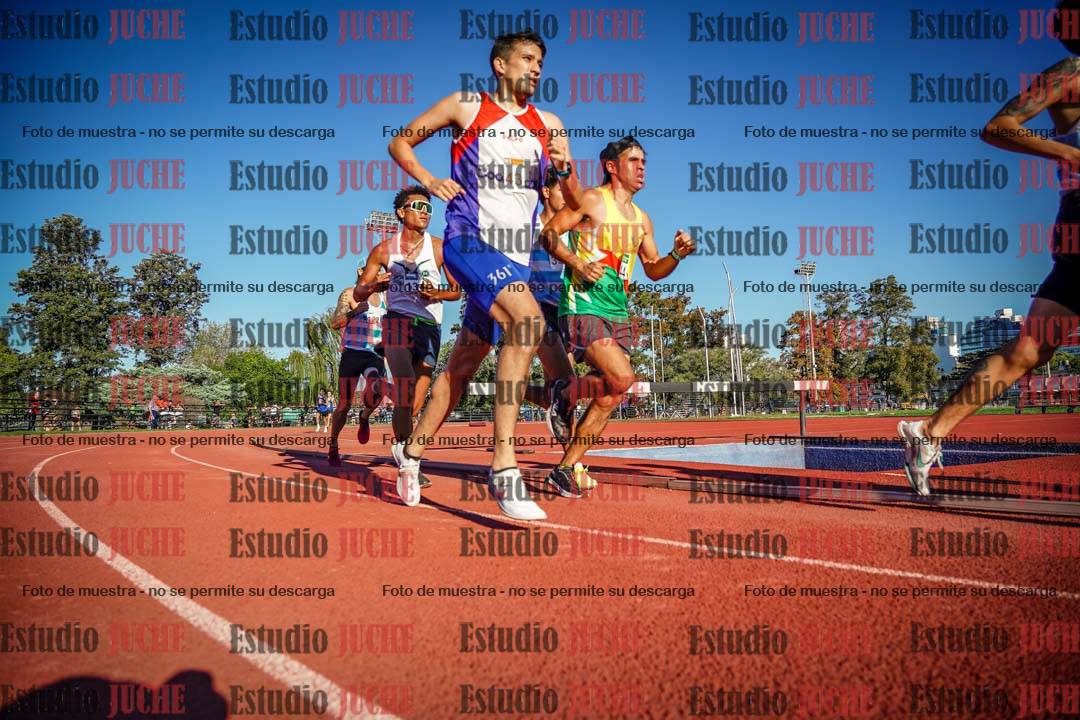 Fotos de los 3000 m llanos de varones