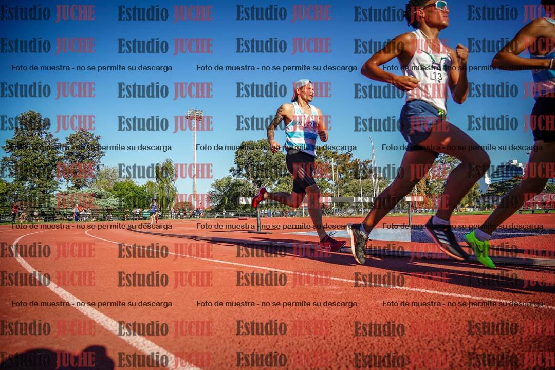Fotos de los 3000 m llanos de varones