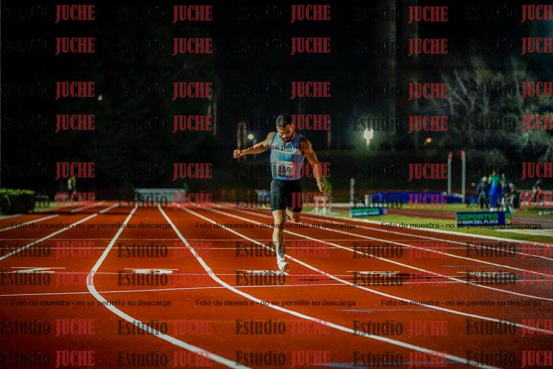 Fotos de los 400 m llanos de varones - deca 5 - serie 1