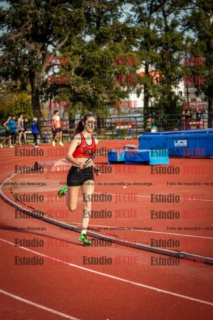 Fotos de las Postas 8x300 m mixta