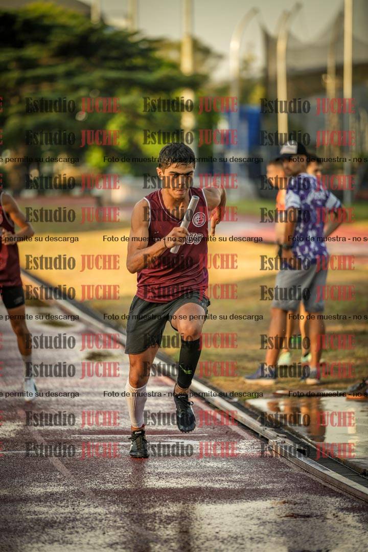 Fotos de las Postas 4x400 m de varones