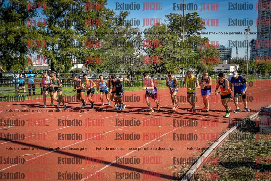 Fotos de los 5000 m llanos de mujeres y varones