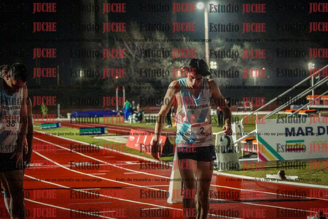 Fotos de los 400 m llanos de varones - deca 5 - serie 1