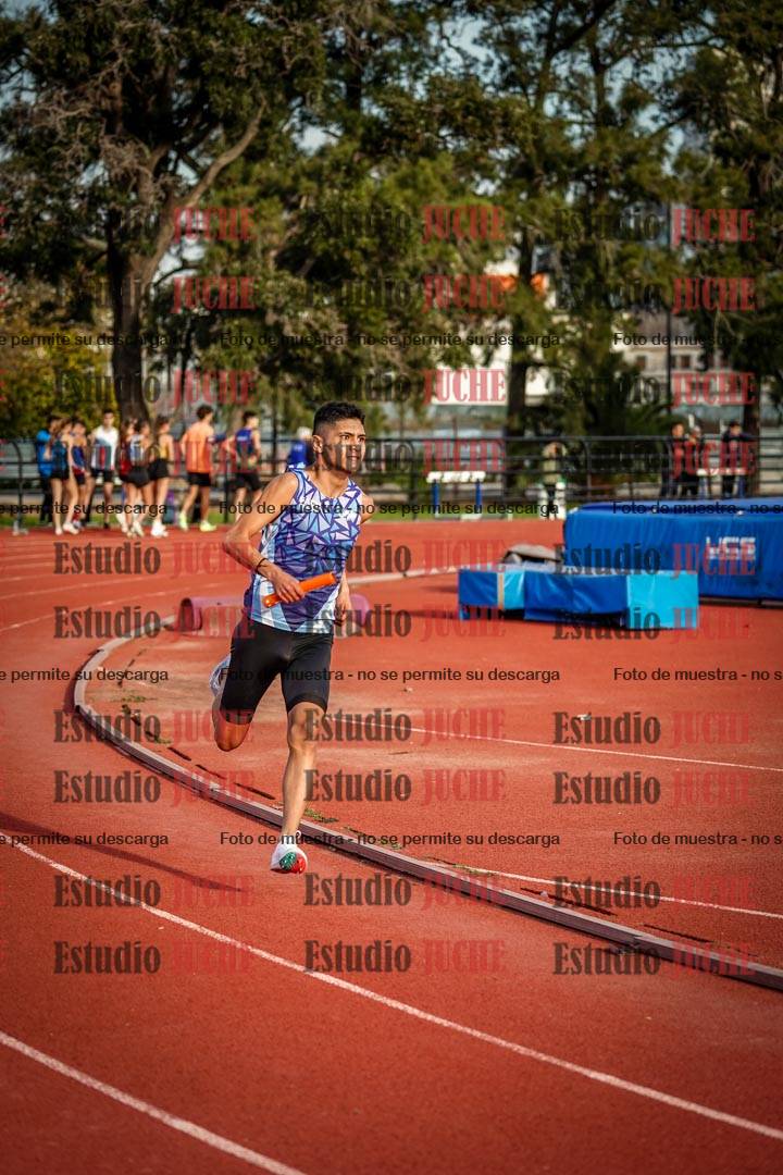 Fotos de las Postas 8x300 m mixta