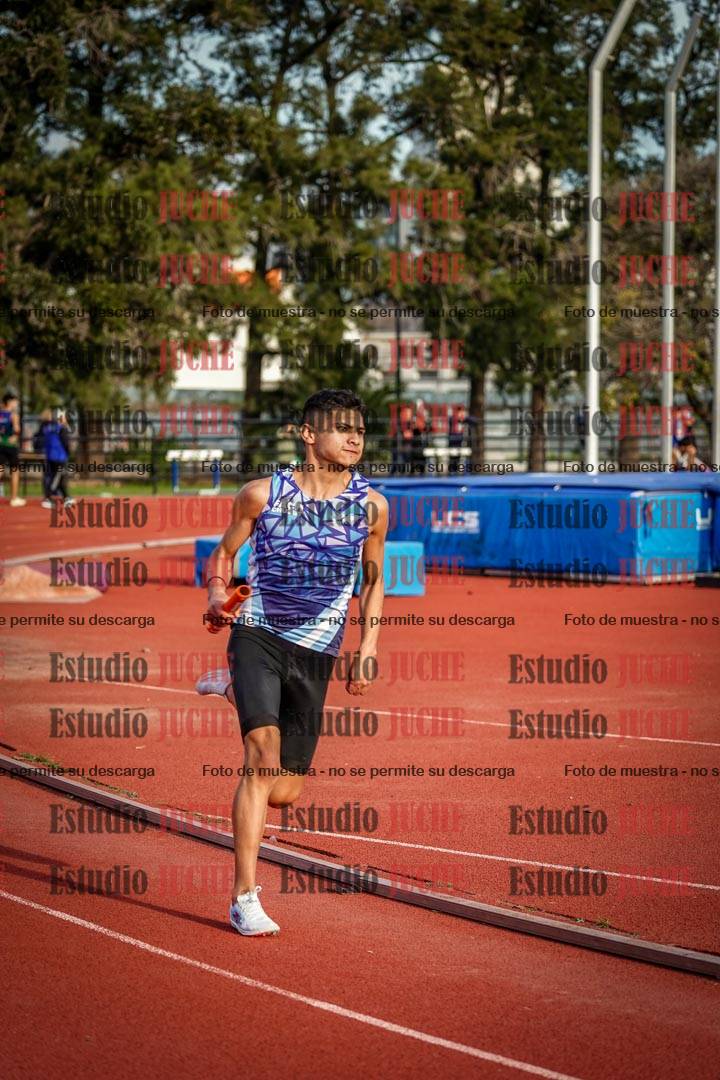 Fotos de las Postas 8x300 m mixta