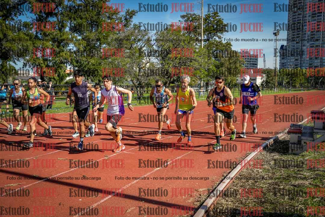 Fotos de los 5000 m llanos de mujeres y varones