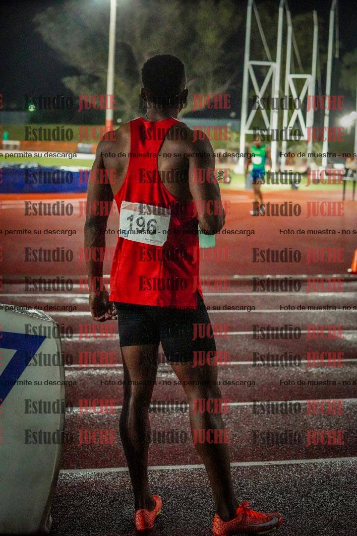 Fotos de los 400 m llanos de varones - deca 5 - serie 2
