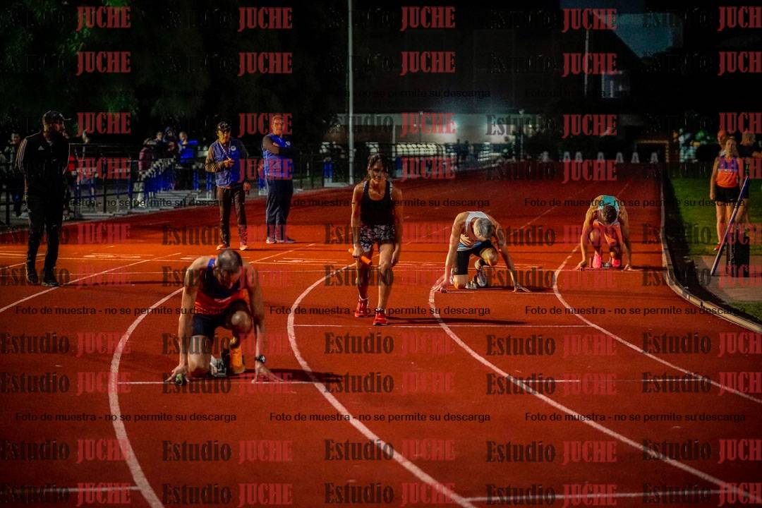 Fotos de las postas 4x400 m mixtas