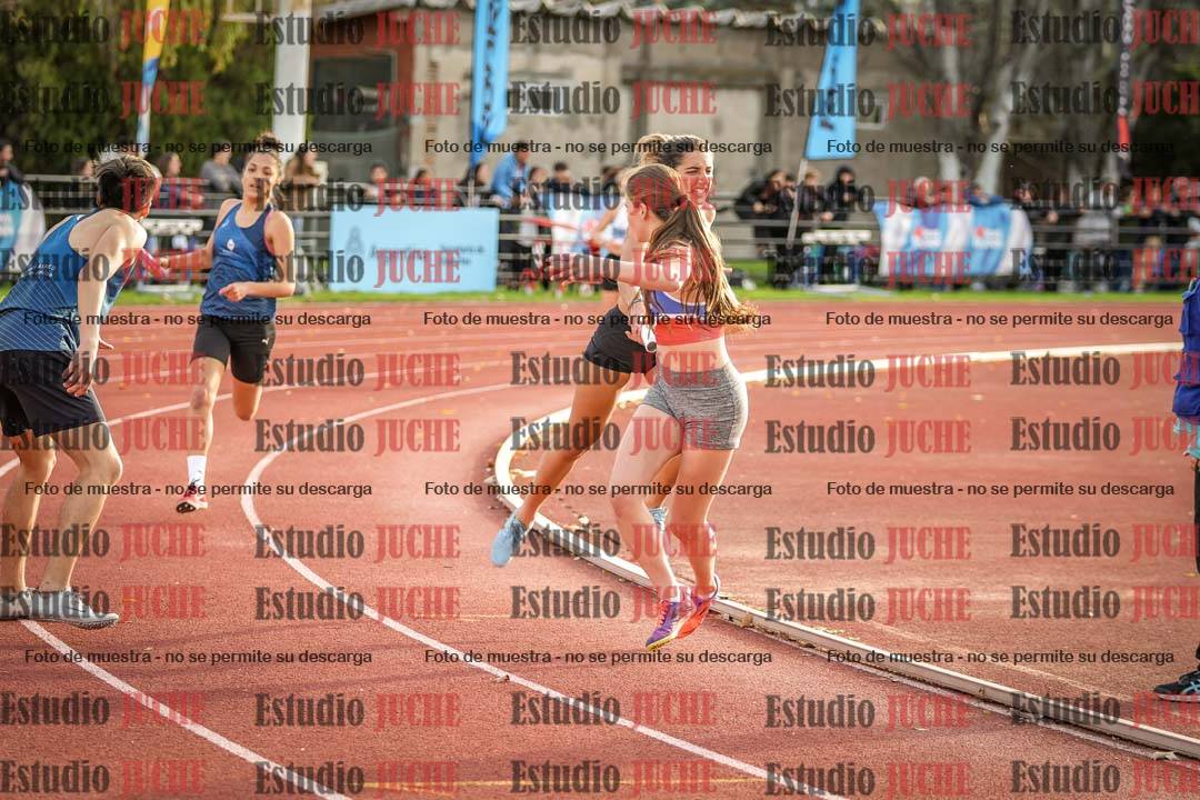 Fotos de las Postas 8x300 m mixta