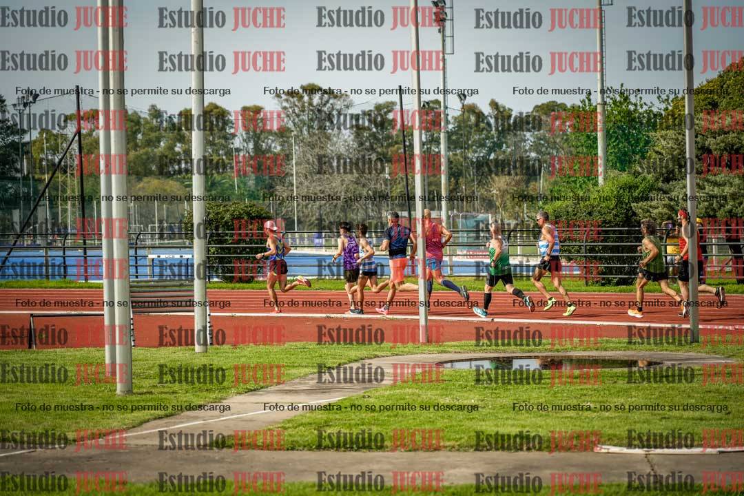 Fotos de los 3000 m llanos de varones