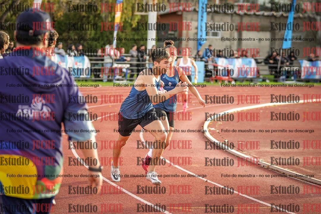 Fotos de las Postas 8x300 m mixta