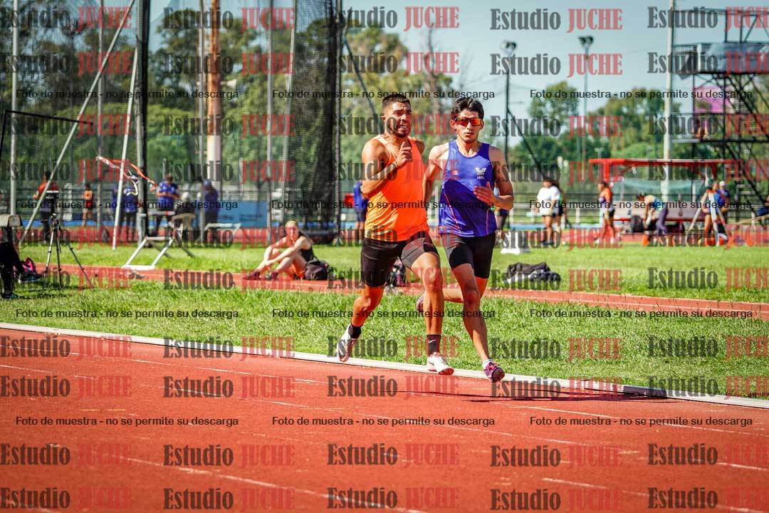 Fotos de los 400 m llanos de varones