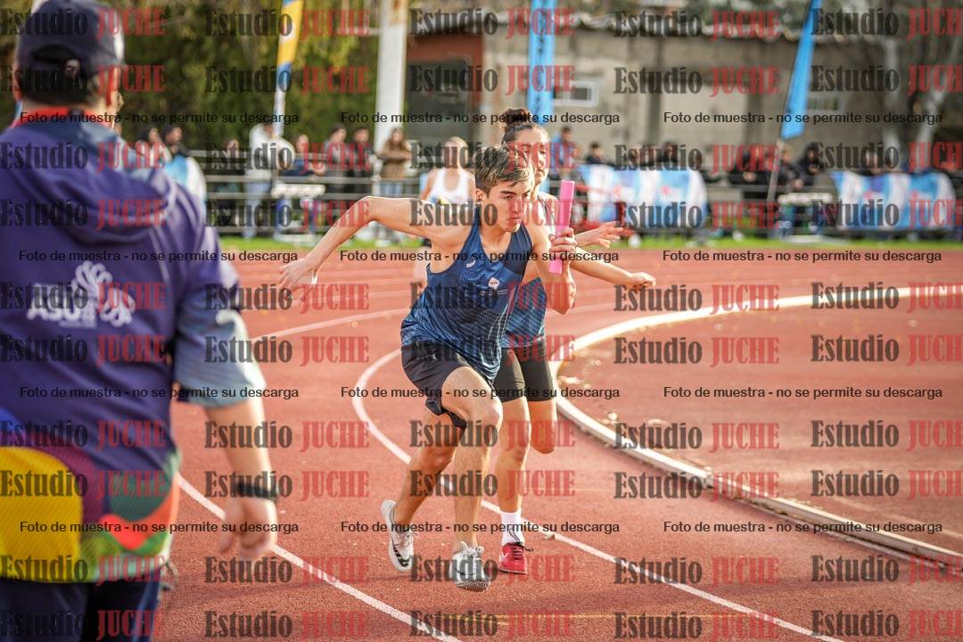 Fotos de las Postas 8x300 m mixta