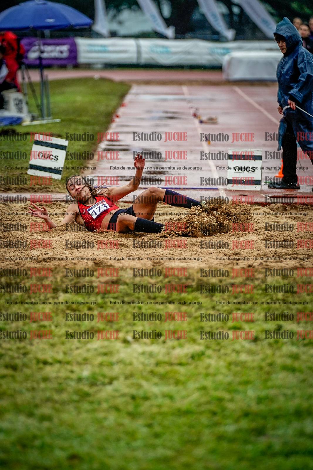 Fotos del salto en largo de mujeres