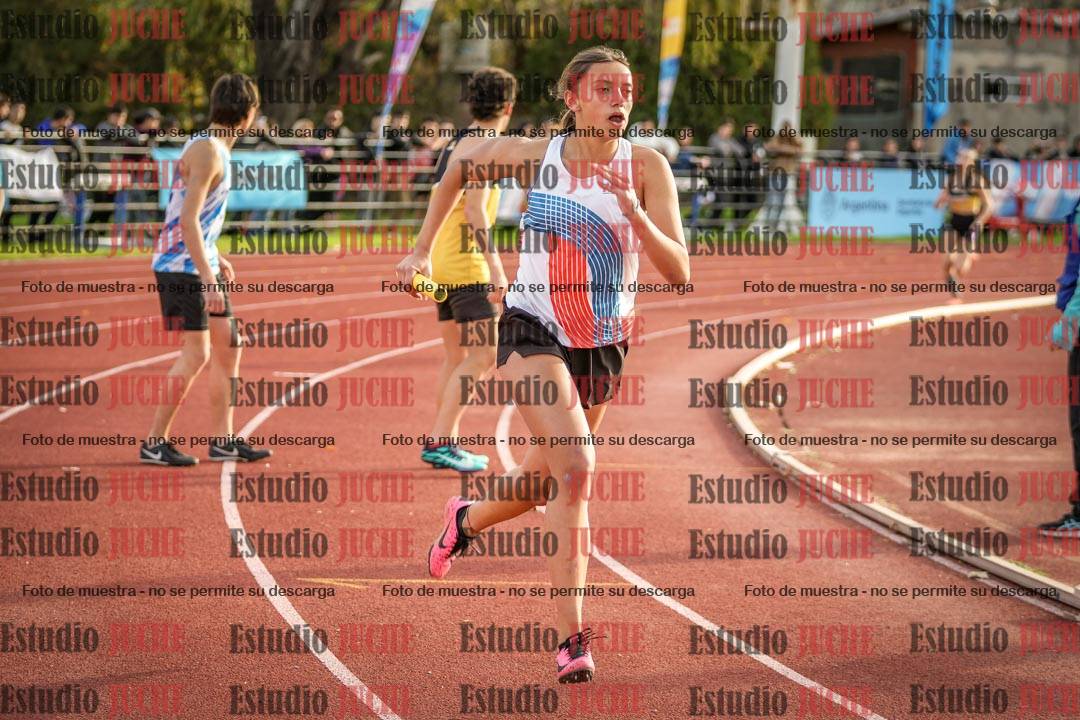 Fotos de las Postas 8x300 m mixta