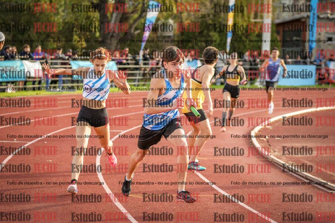 Fotos de las Postas 8x300 m mixta