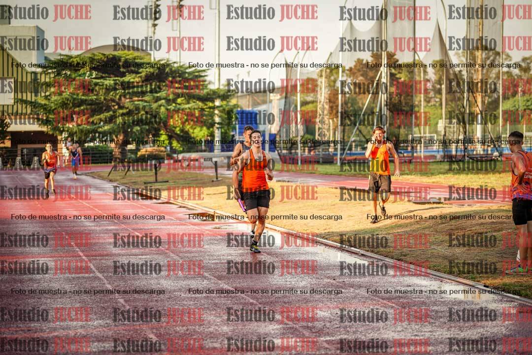 Fotos de las Postas 4x400 m de varones