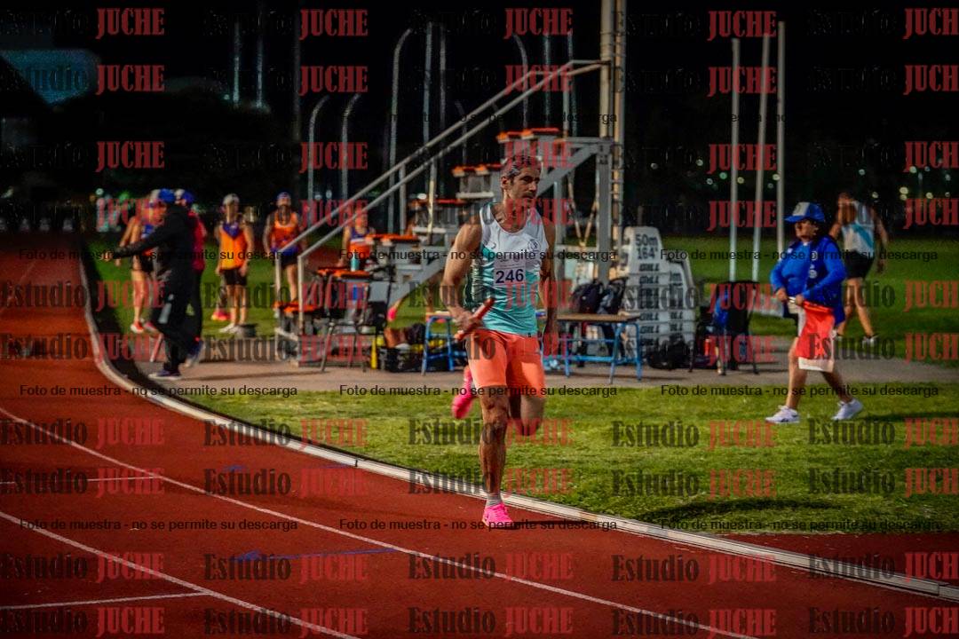 Fotos de las postas 4x400 m mixtas