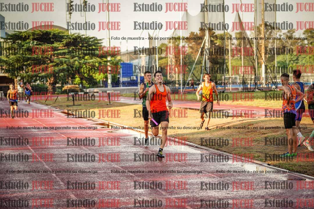 Fotos de las Postas 4x400 m de varones