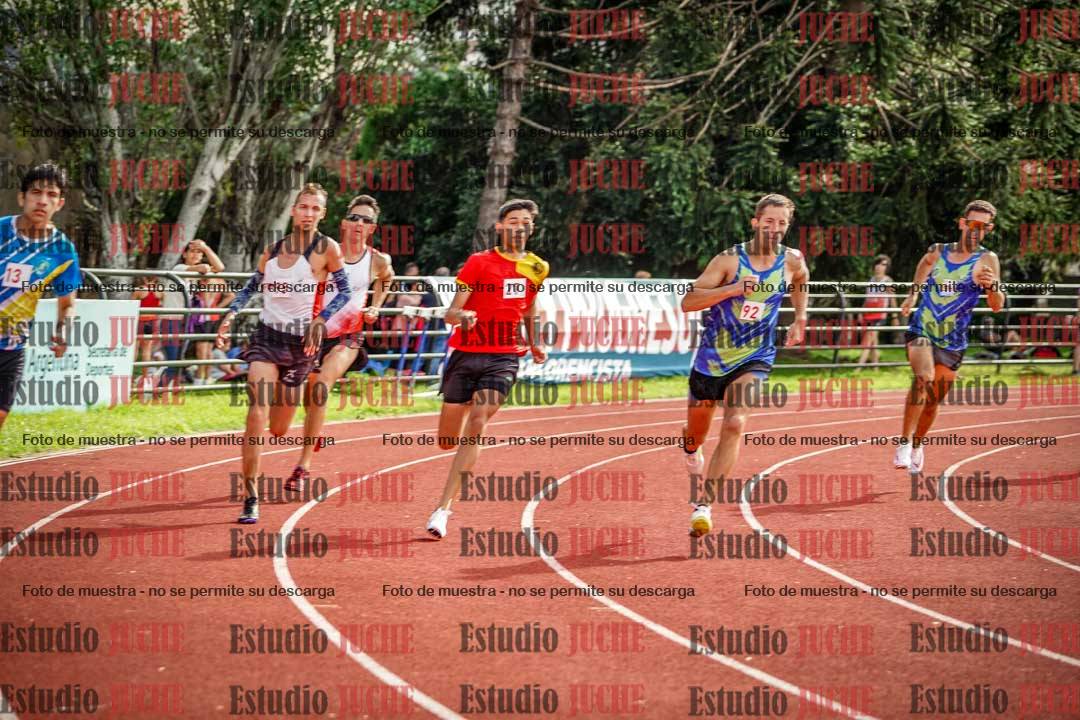 Fotos de los 800 m llanos de varones