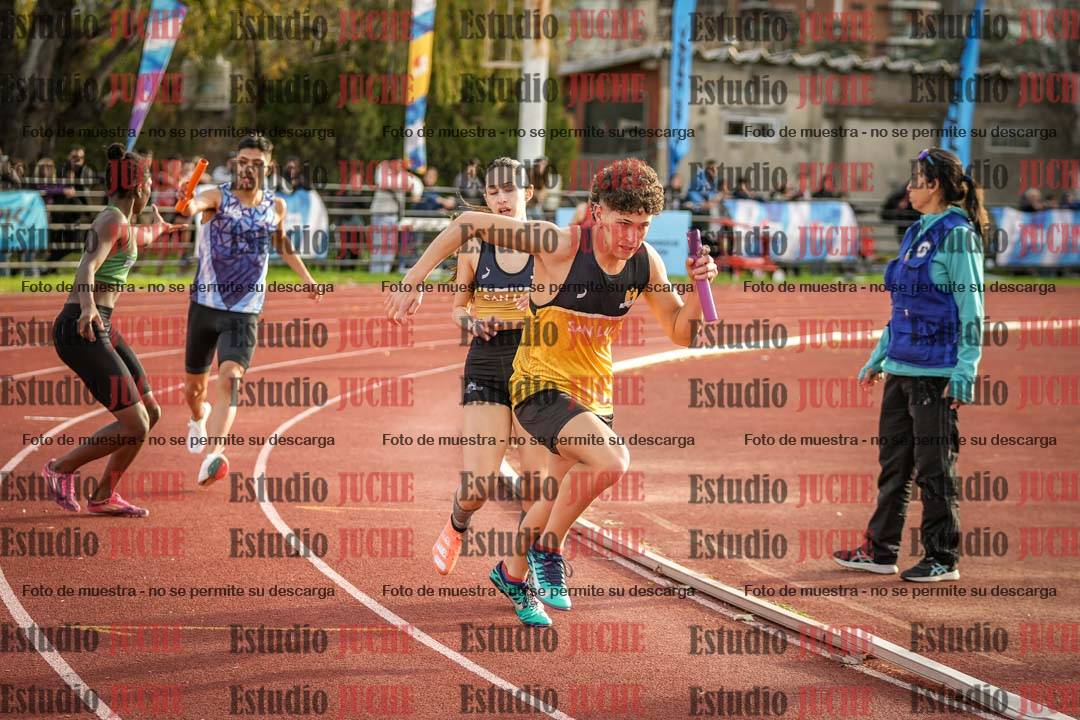 Fotos de las Postas 8x300 m mixta