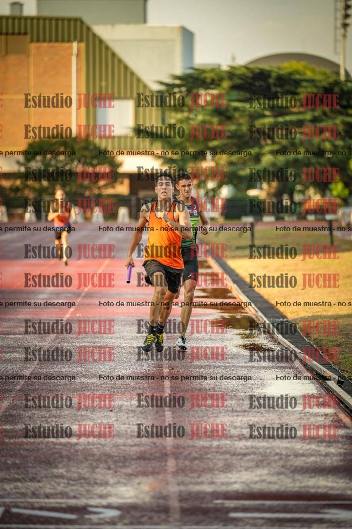 Fotos de las Postas 4x400 m de varones