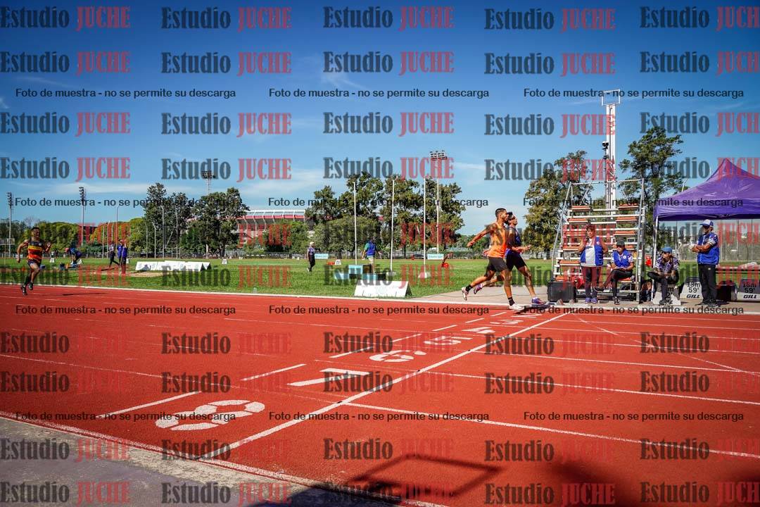 Fotos de los 400 m llanos de varones
