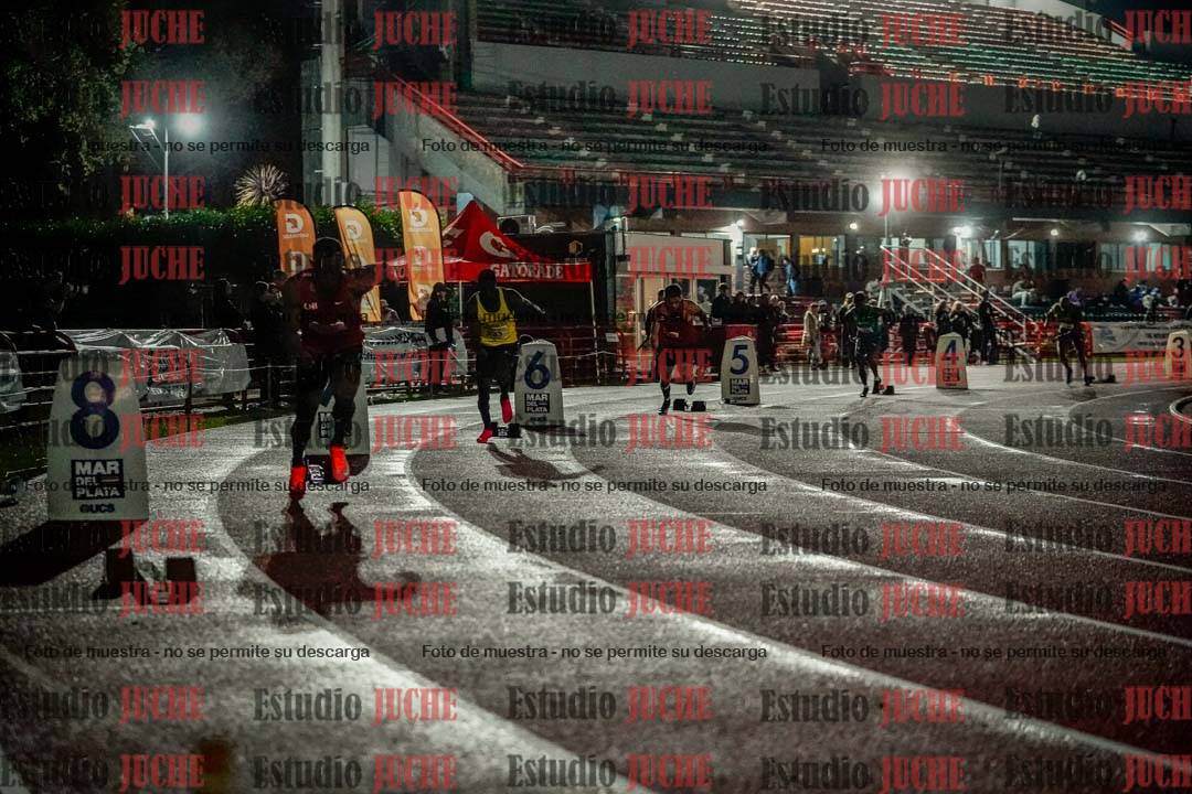 Fotos de los 400 m llanos de varones - deca 5 - serie 2