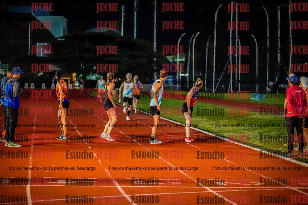 Fotos de las postas 4x400 m mixtas