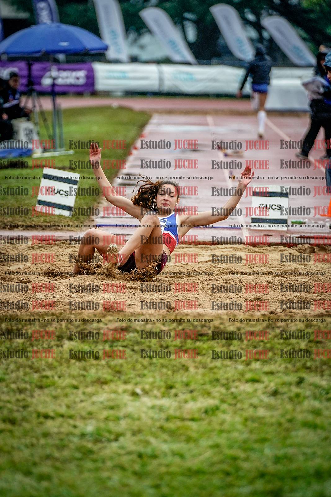 Fotos del salto en largo de mujeres