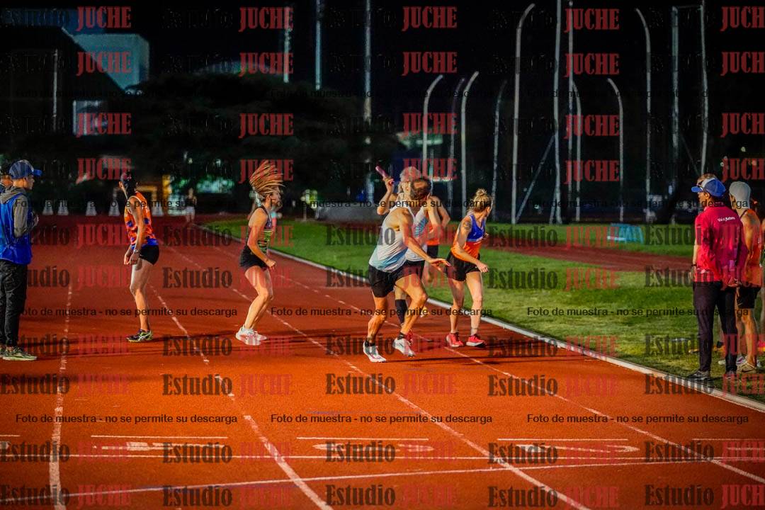 Fotos de las postas 4x400 m mixtas