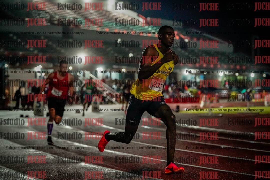 Fotos de los 400 m llanos de varones - deca 5 - serie 2