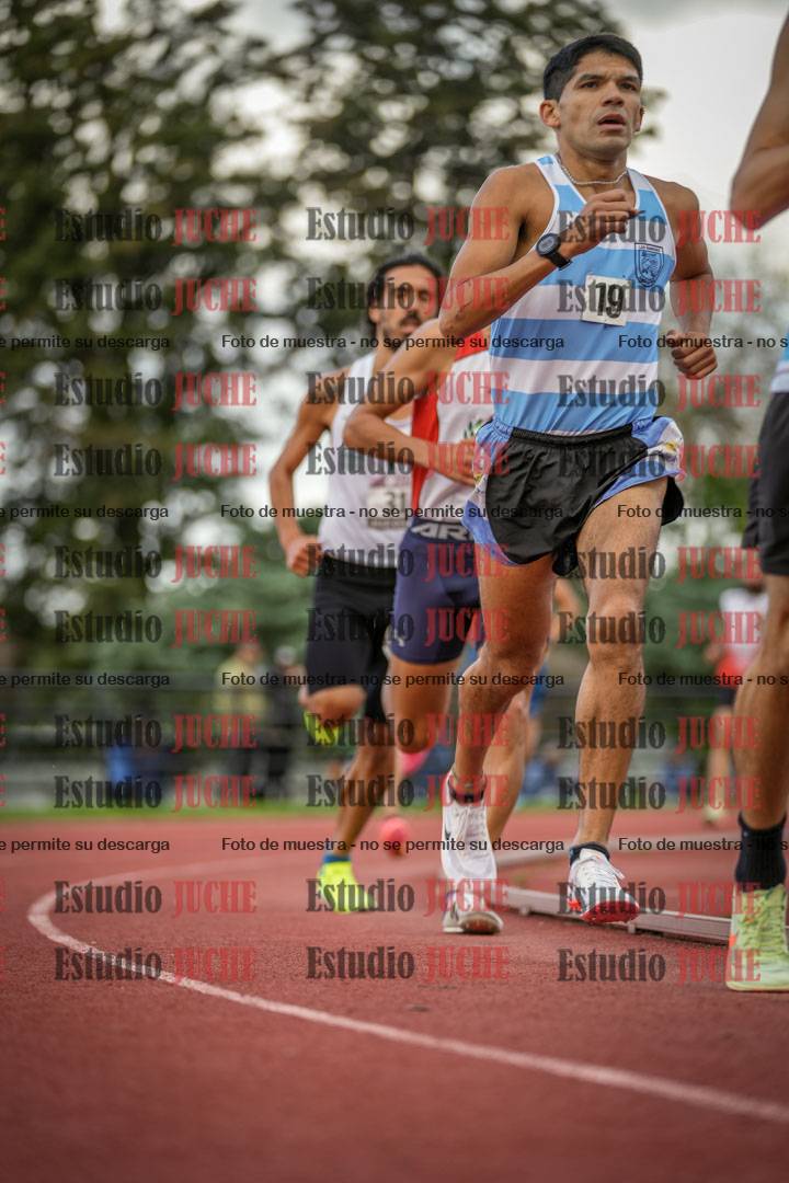 Fotos de los 3000 m llanos de varones