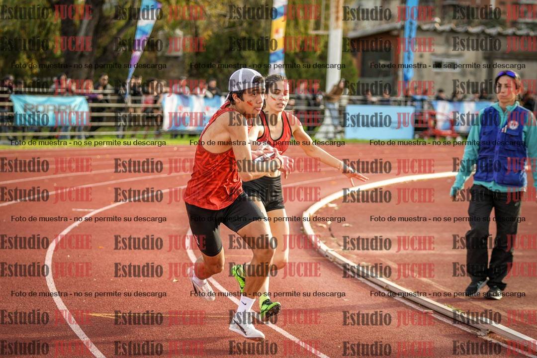 Fotos de las Postas 8x300 m mixta
