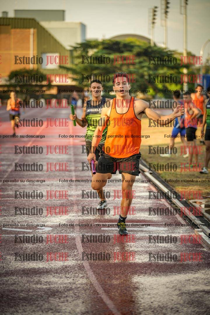 Fotos de las Postas 4x400 m de varones