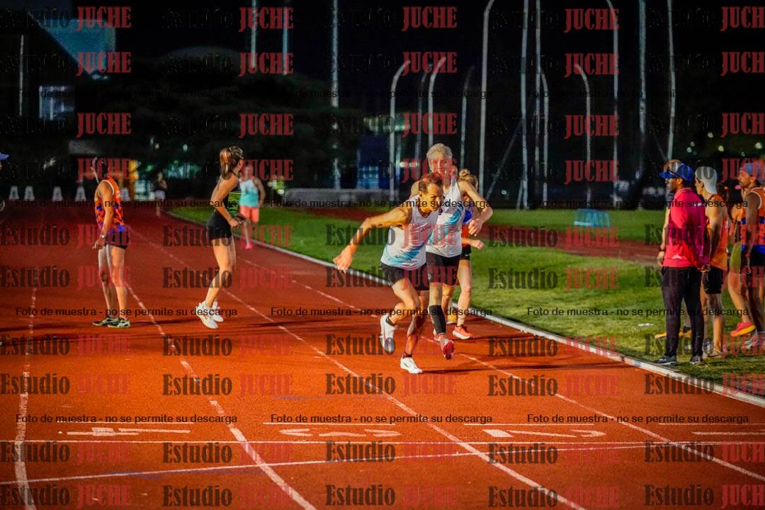 Fotos de las postas 4x400 m mixtas