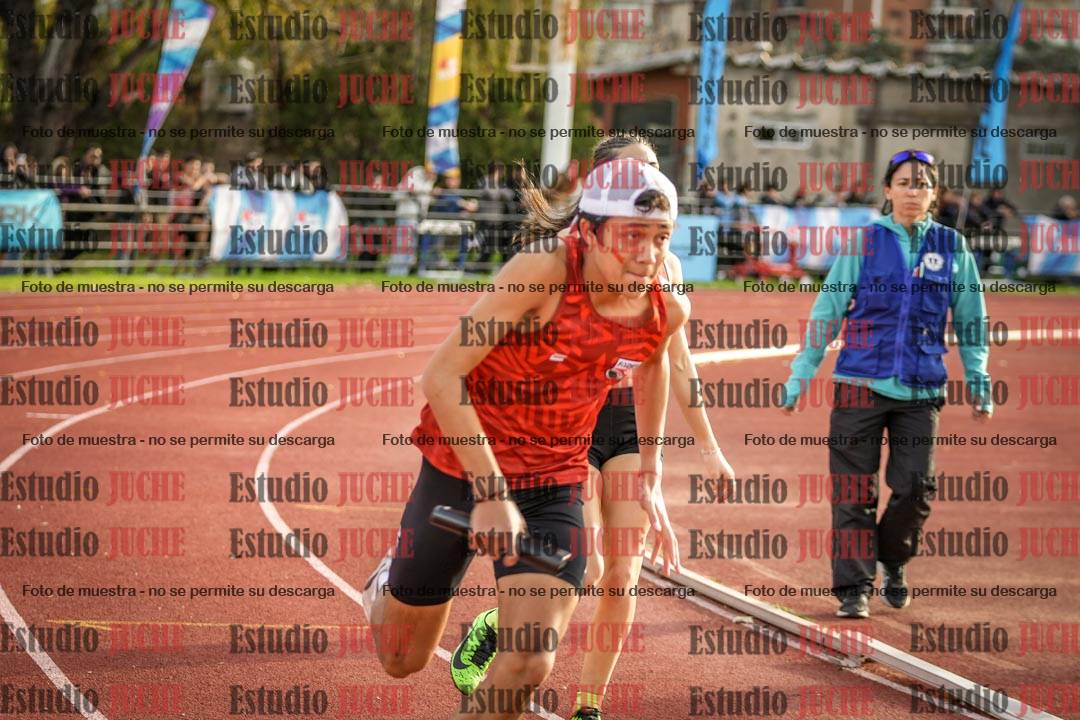 Fotos de las Postas 8x300 m mixta