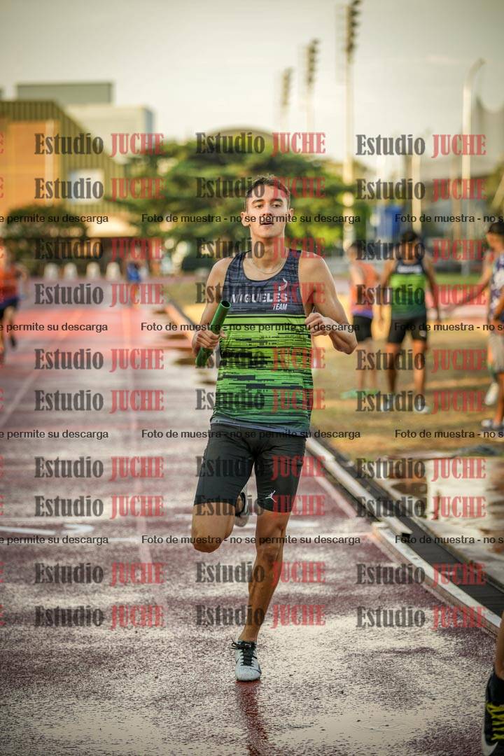 Fotos de las Postas 4x400 m de varones