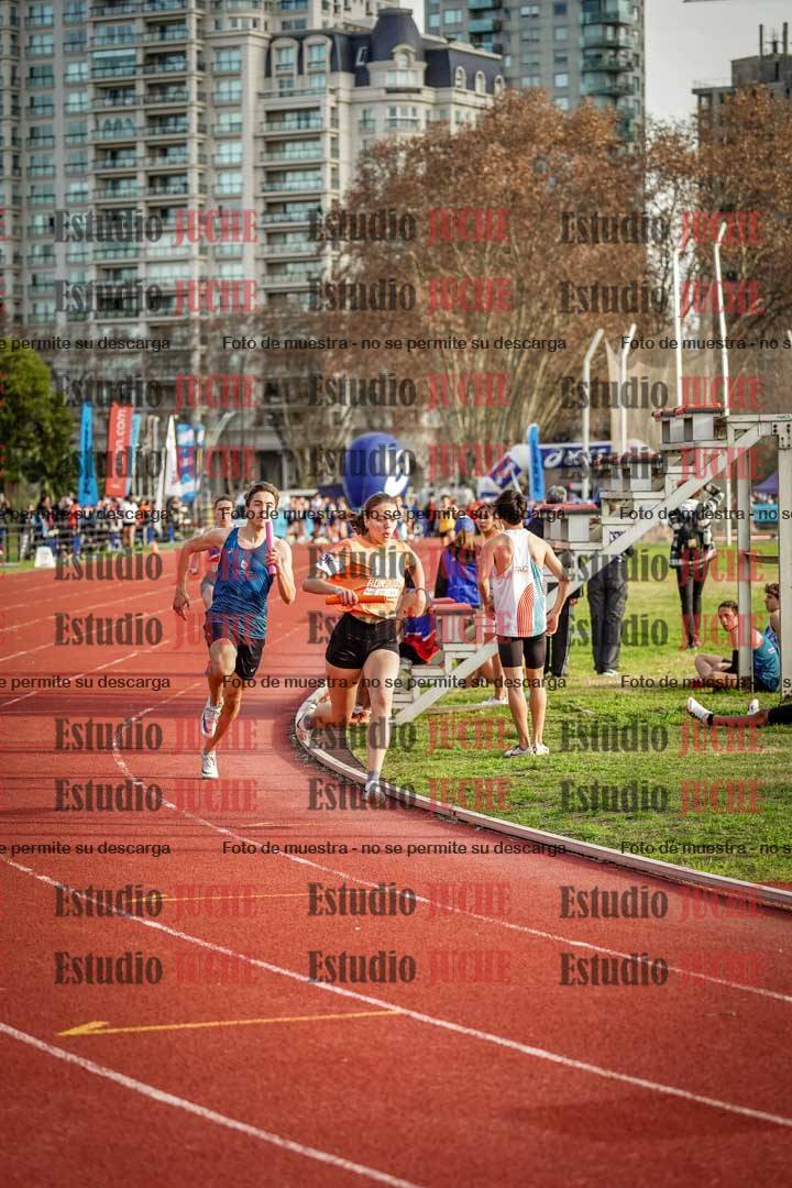 Fotos de las Postas 8x300 m mixta