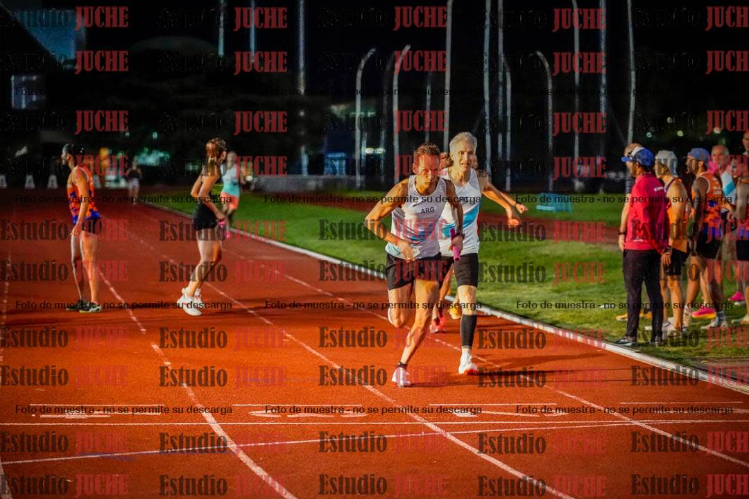 Fotos de las postas 4x400 m mixtas
