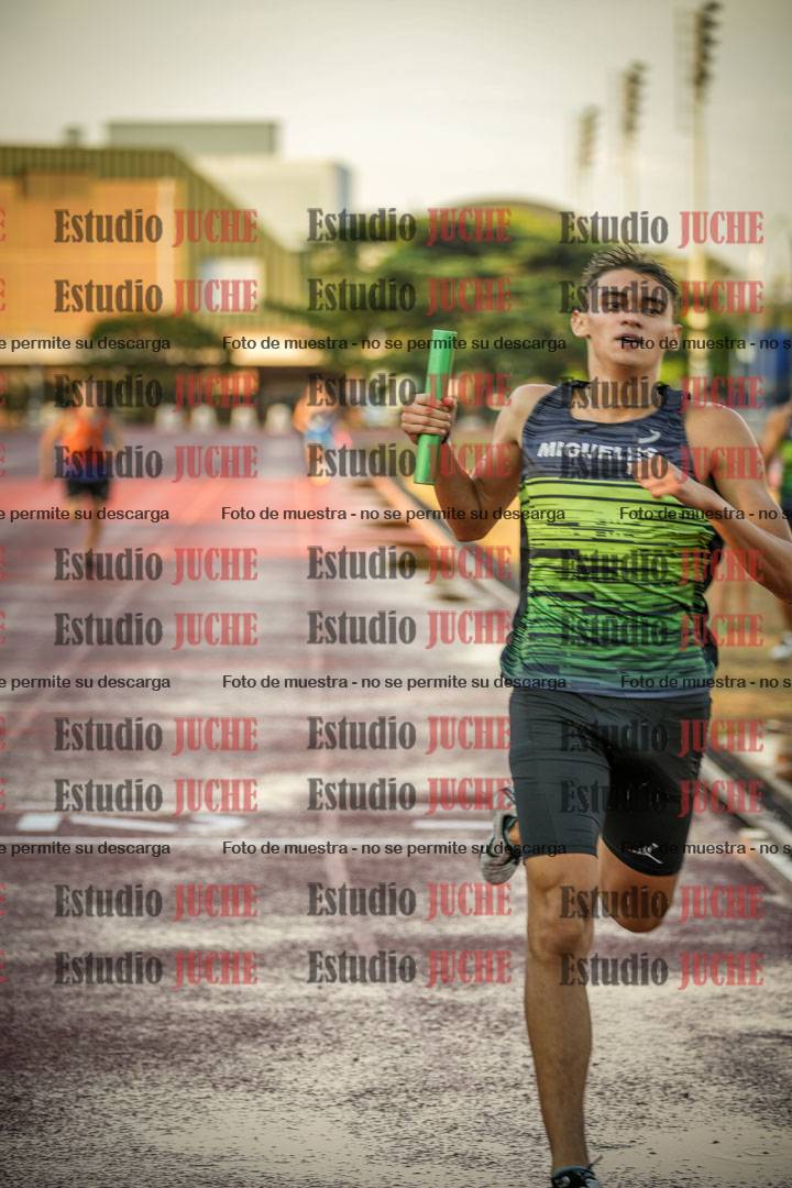 Fotos de las Postas 4x400 m de varones