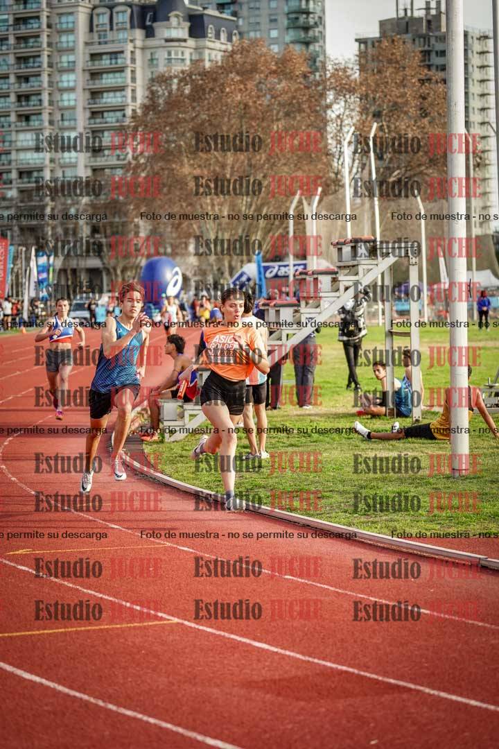 Fotos de las Postas 8x300 m mixta