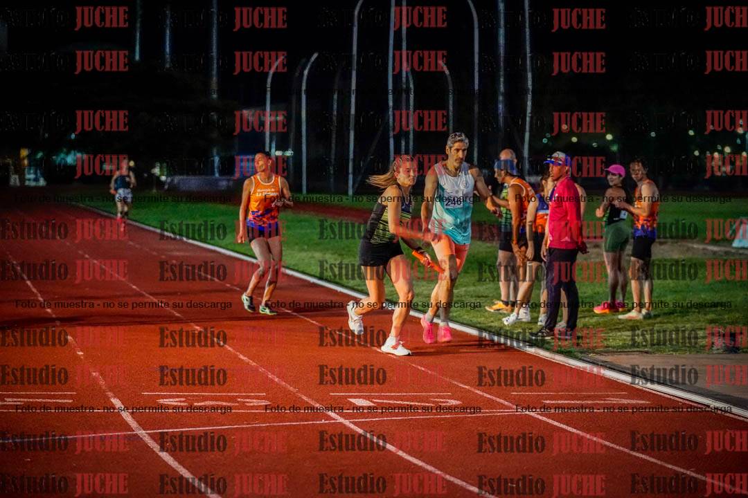Fotos de las postas 4x400 m mixtas