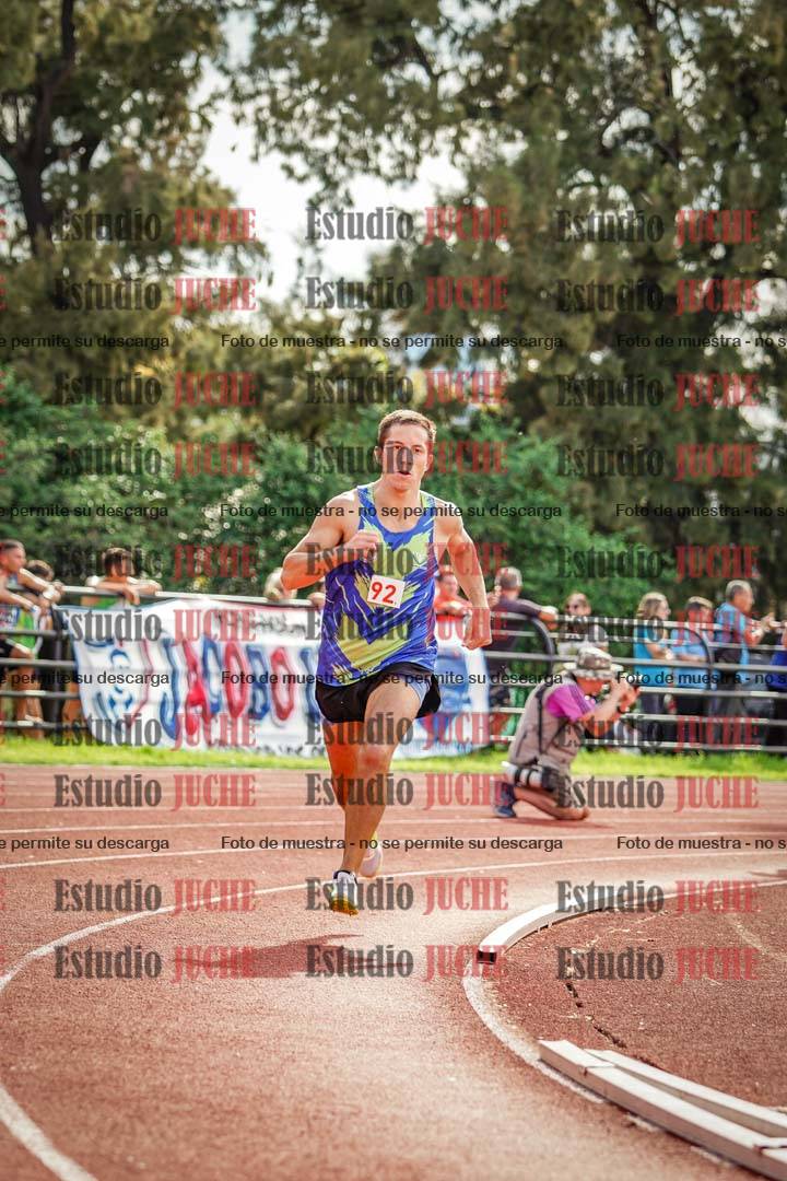 Fotos de los 800 m llanos de varones