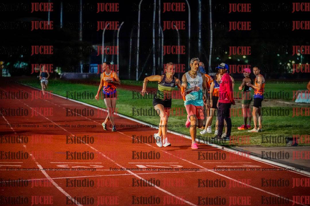 Fotos de las postas 4x400 m mixtas