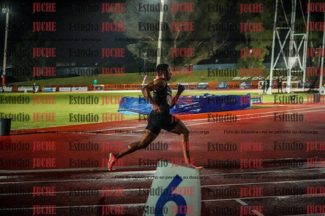 Fotos de los 400 m llanos de varones - deca 5 - serie 2
