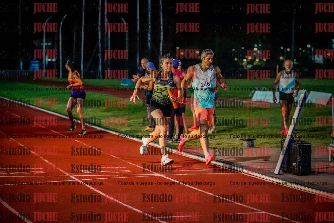 Fotos de las postas 4x400 m mixtas
